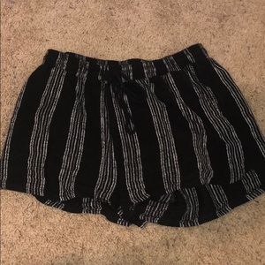 Universal Thread flowy shorts